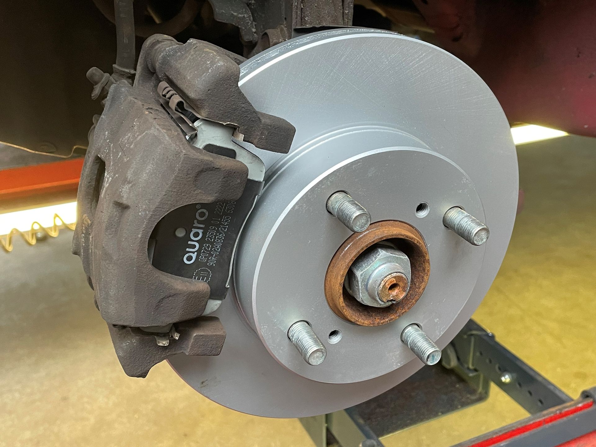 Remschijven vervangen Suzuki Alto