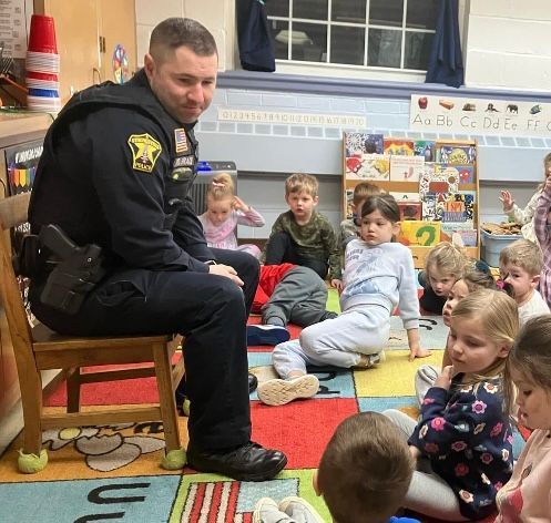 Police Offer talking to kids