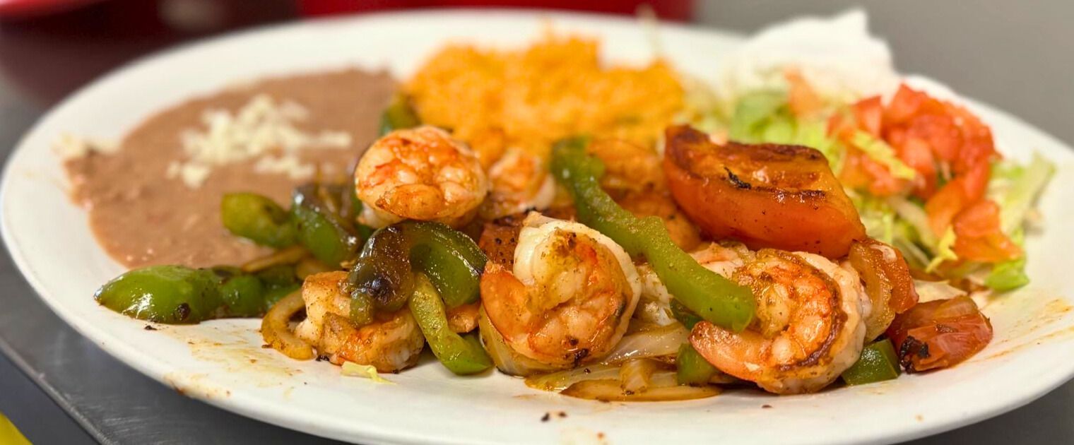 Shrimp fajitas from El Sureño