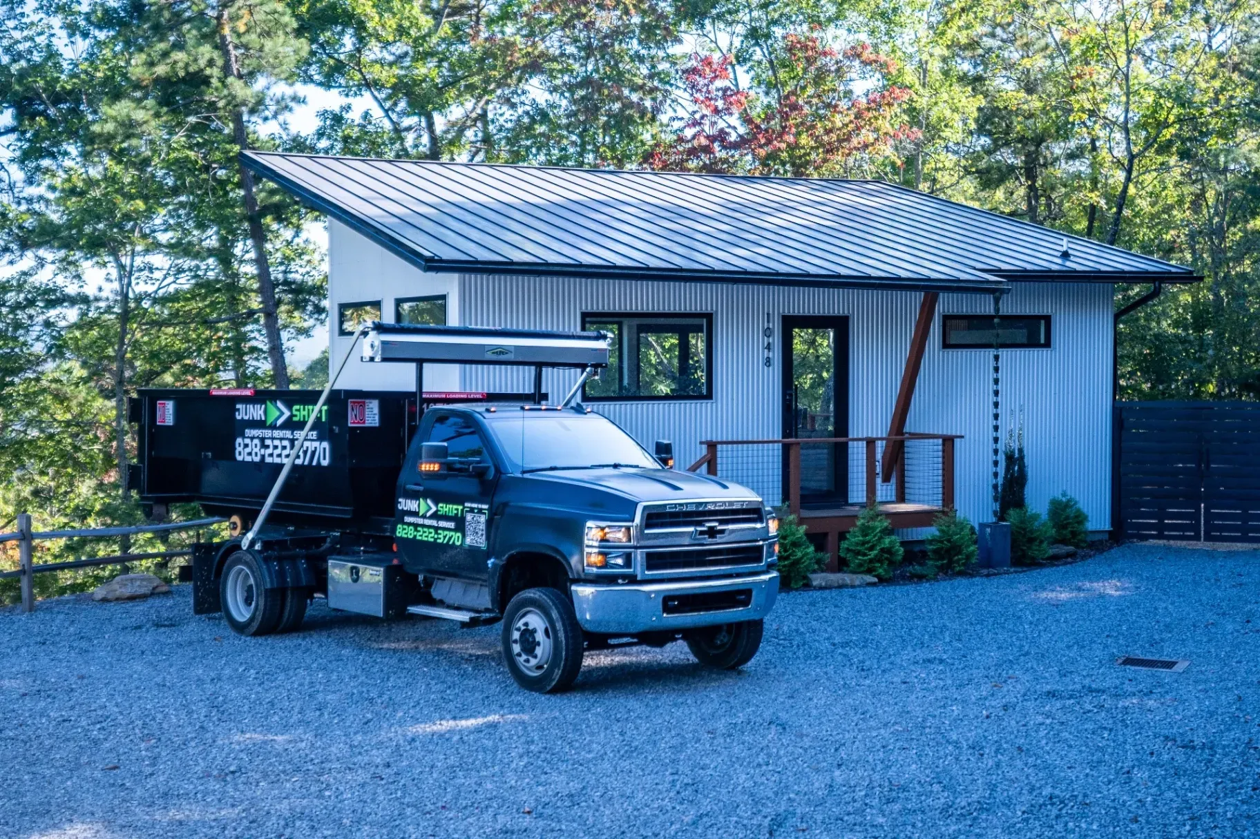 A graphic showing how to rent from swift dumpsters.