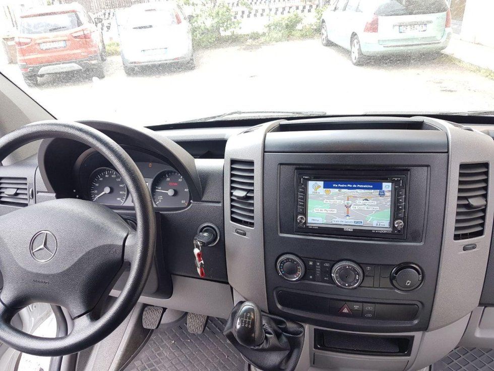 comandi di un furgoncino