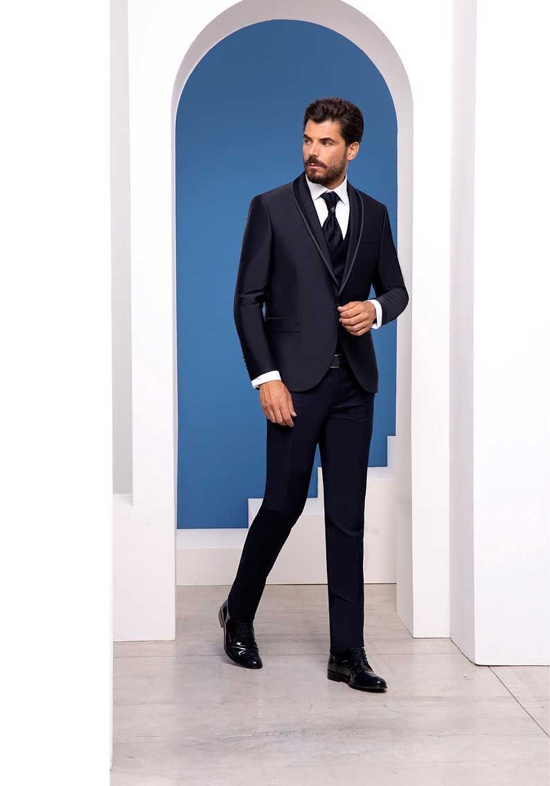 abito elegante da sposo blu