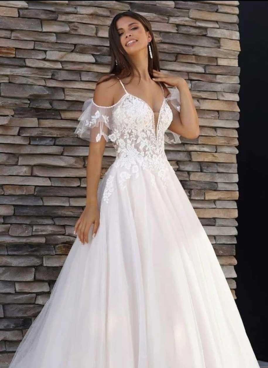 abito da sposa romantico scivolato in Atelier Sposa Salerno Nada