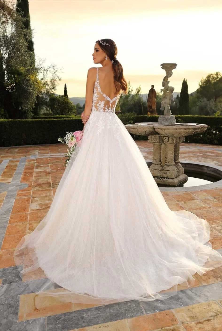abito da sposa con corpetto in pizzo in Atelier Sposa Salerno Nada