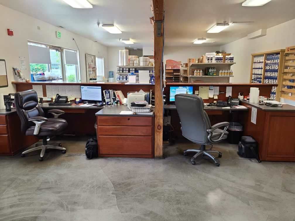 A Store Filled With Lots Of Shelves And Bottles - Auburn And Redding, CA - Auburn Hardwoods