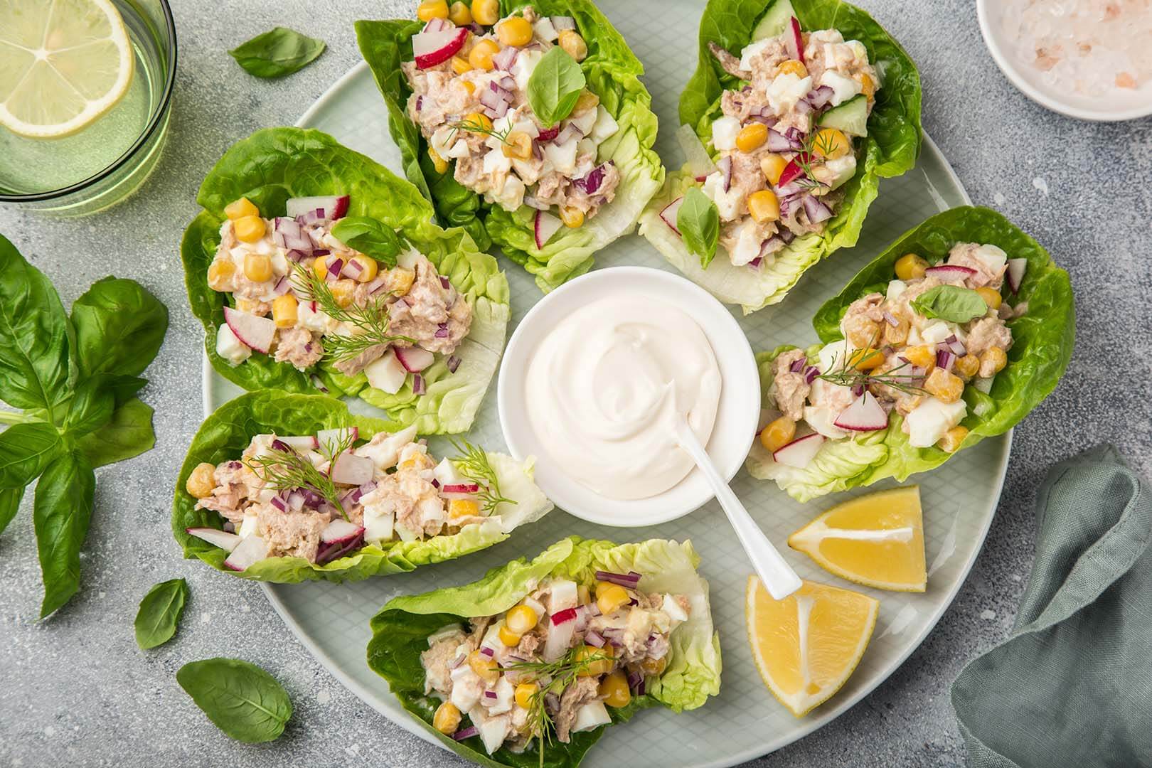 Sla wraps recept met Tonijn en Avocado Dressing koolhydraatarm