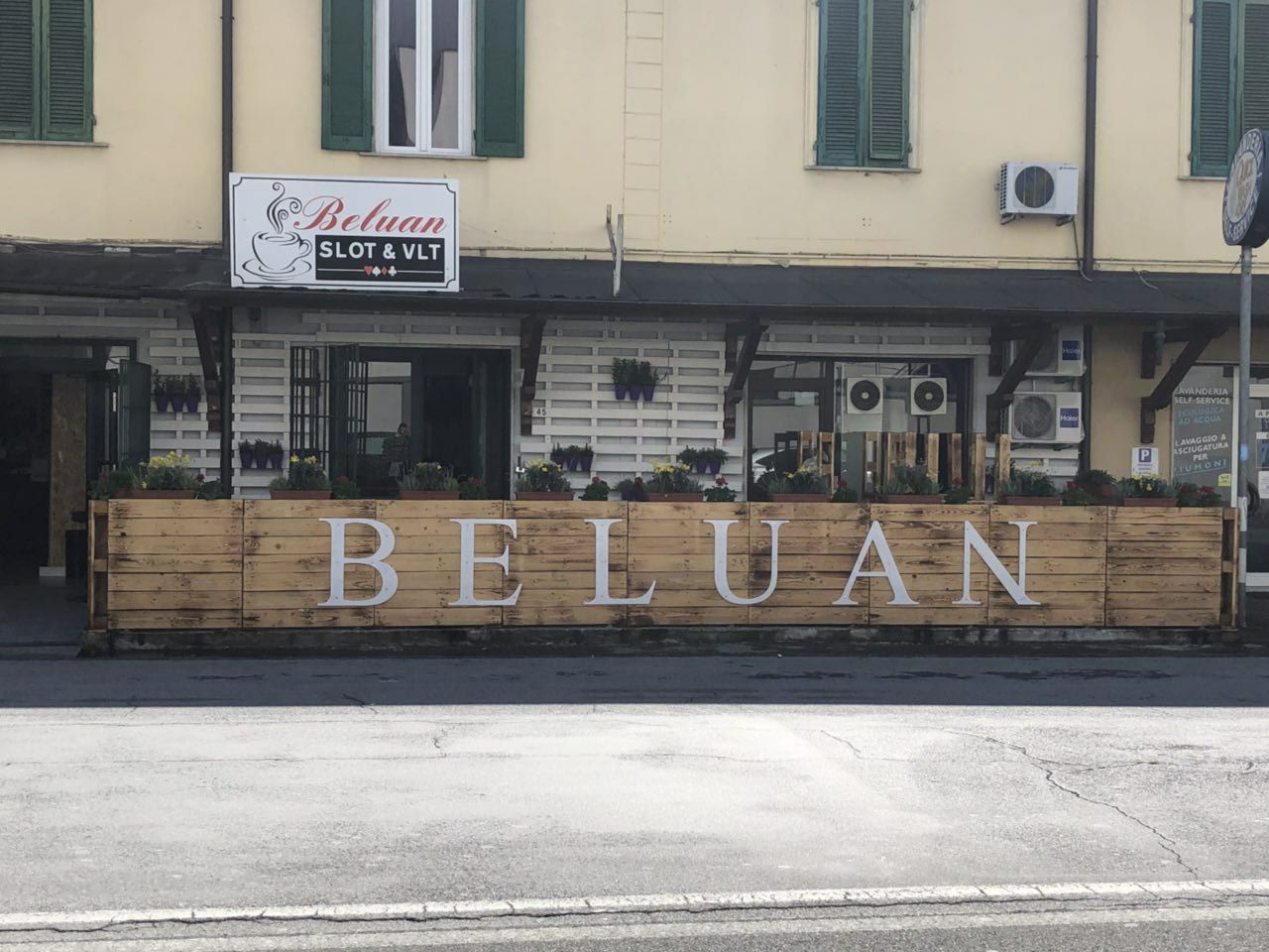 esterno del bar-pizzeria