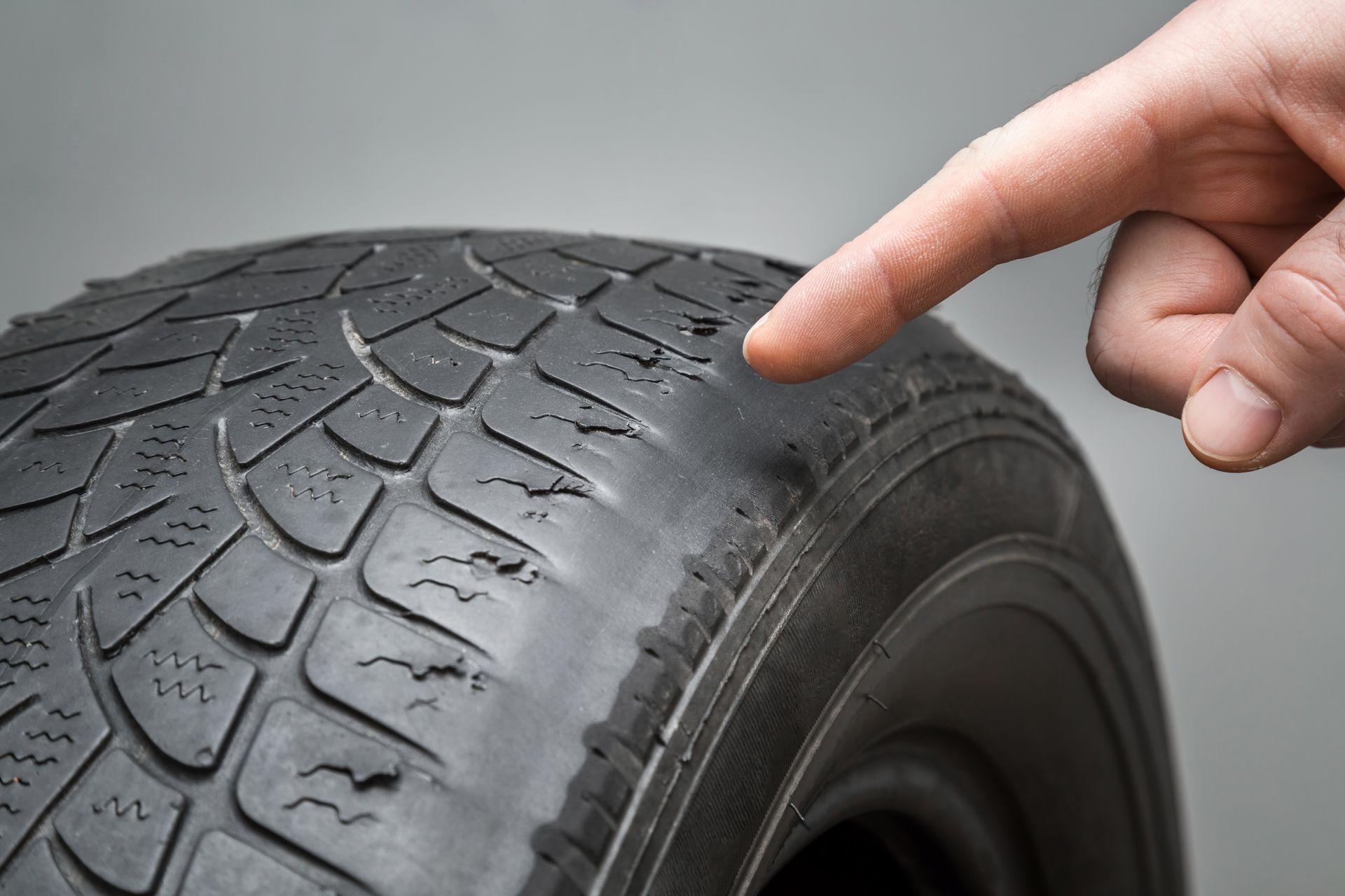 5 Reasons Why Your Tire Treads Are Wearing Unevenly | Duffy's Auto Service