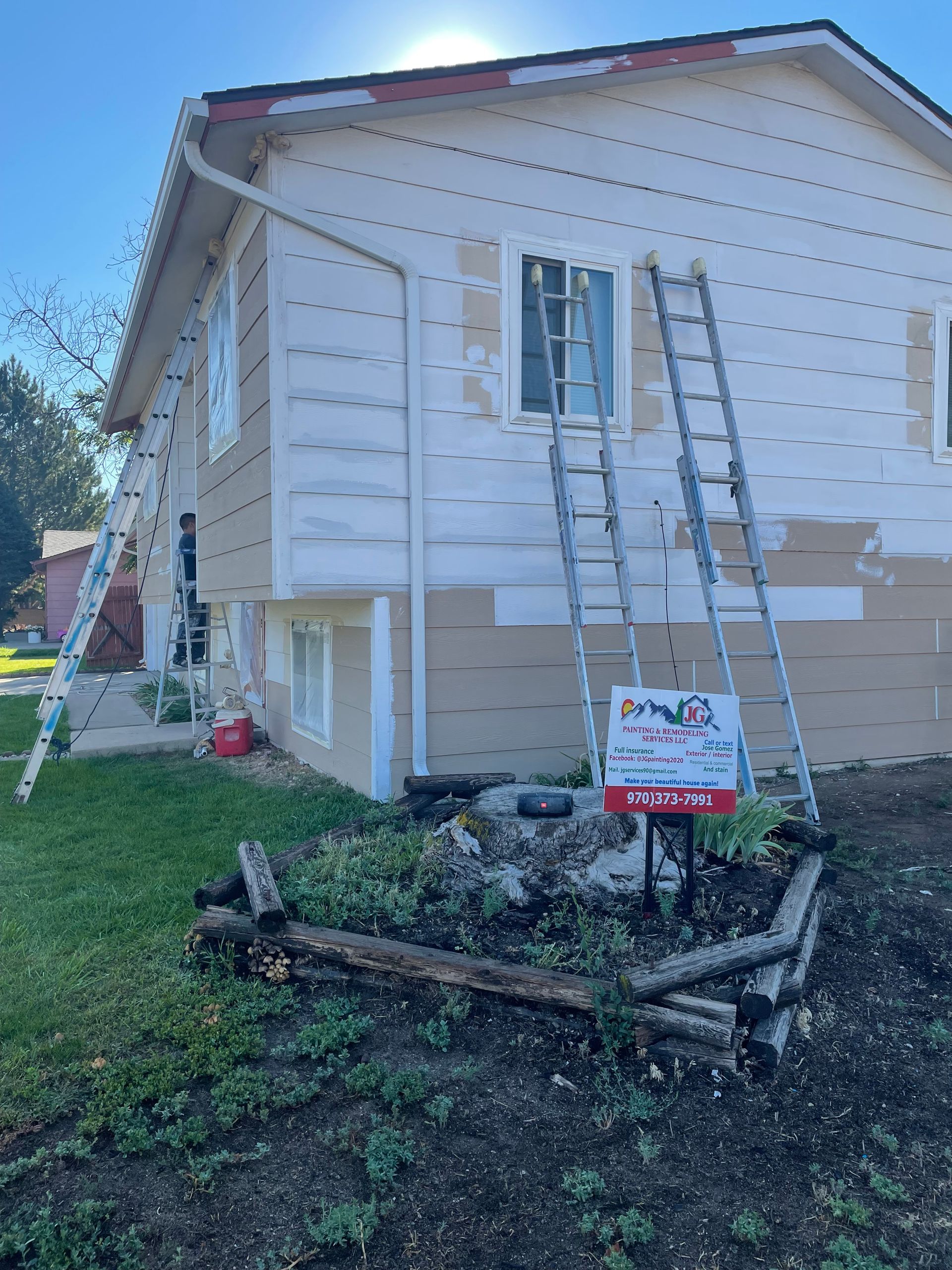 A Bathroom With A Bathtub And A Sink
