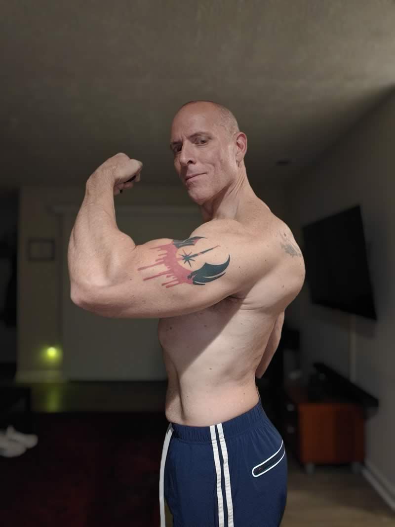 Me at 215lbs and jacked.