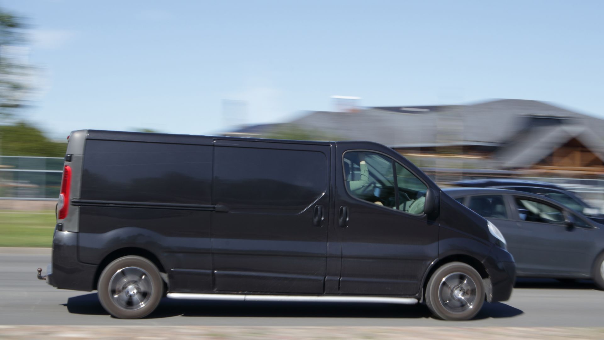 Spring is moving season! Book early your 9Ft Van to lock in top movers & the best rates today. 