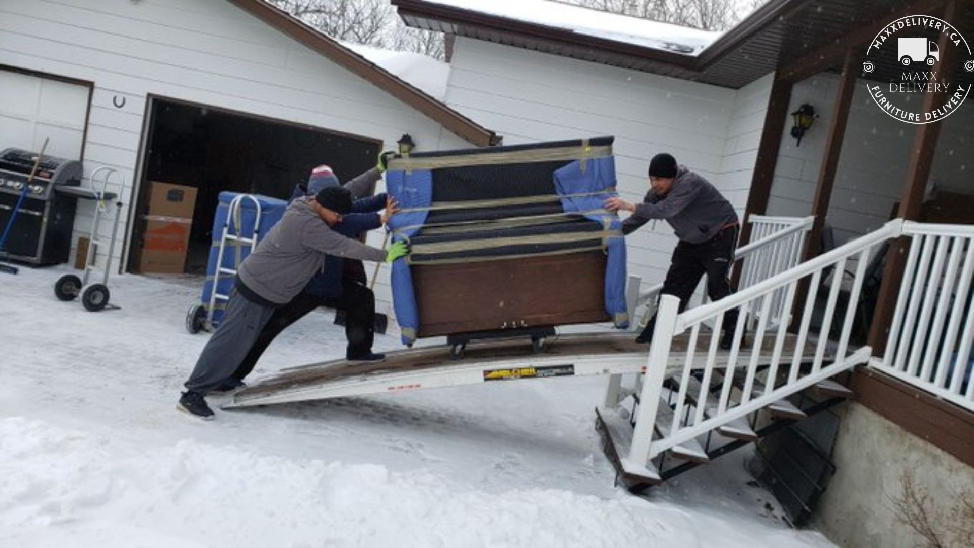 Moving help in Toronto during winter snow - cheap movers in scarborough 