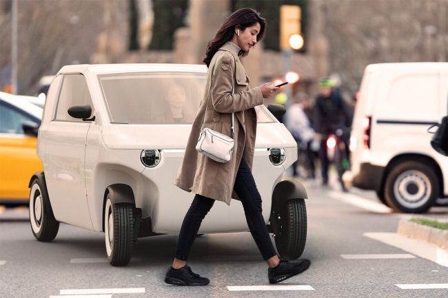 Iranian Woman crossing the street  Luvly O stopped  in Toronto and the GTA for courier services 