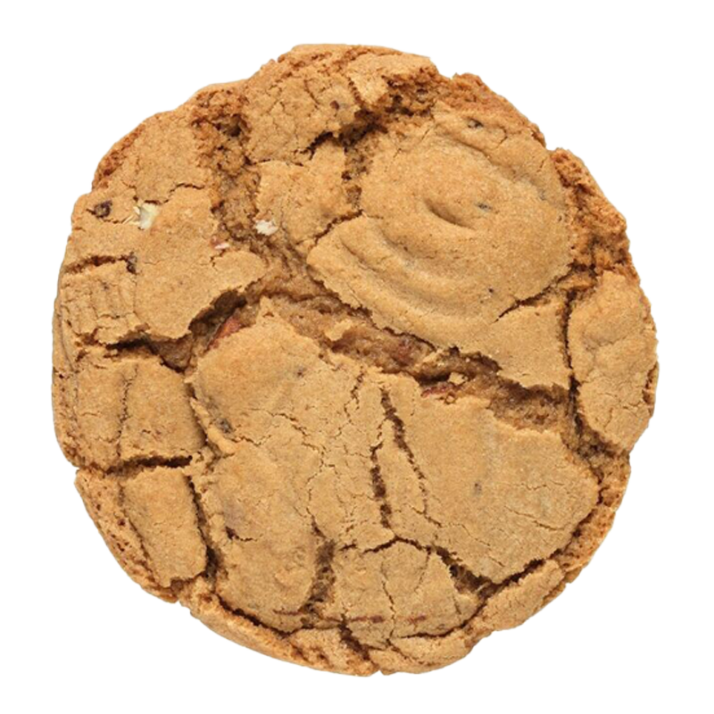 Een close-up van een gebarsten koekje op een witte achtergrond