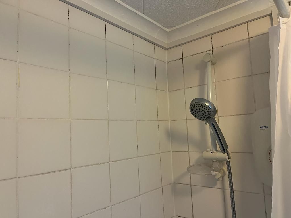 Squeaky Cleaners Nottingham before carrying out a deep clean in a bathroom