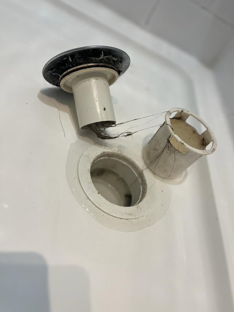 Squeaky-Cleaners-Nottingham-dirty-blocked-shower-plug-hole