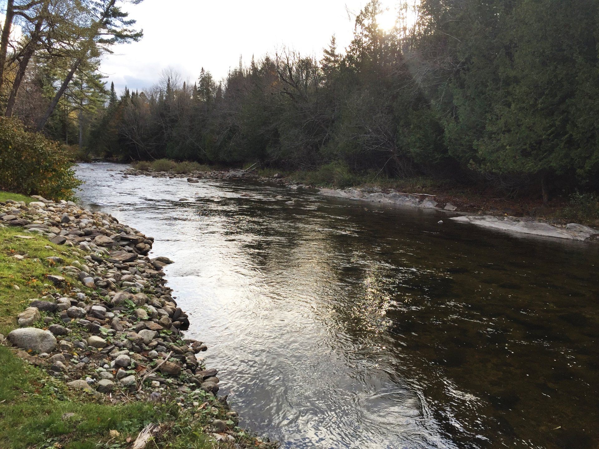The Riverside Cottage riverside view in East Burke, VT