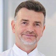 Ein Portrait von Dr. Aral
