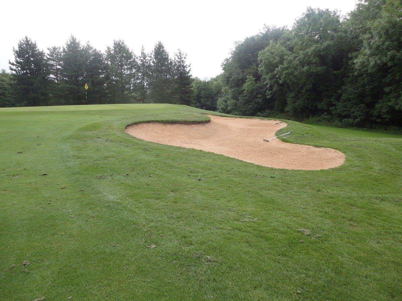 greenside bunker at the leicestershire golf course