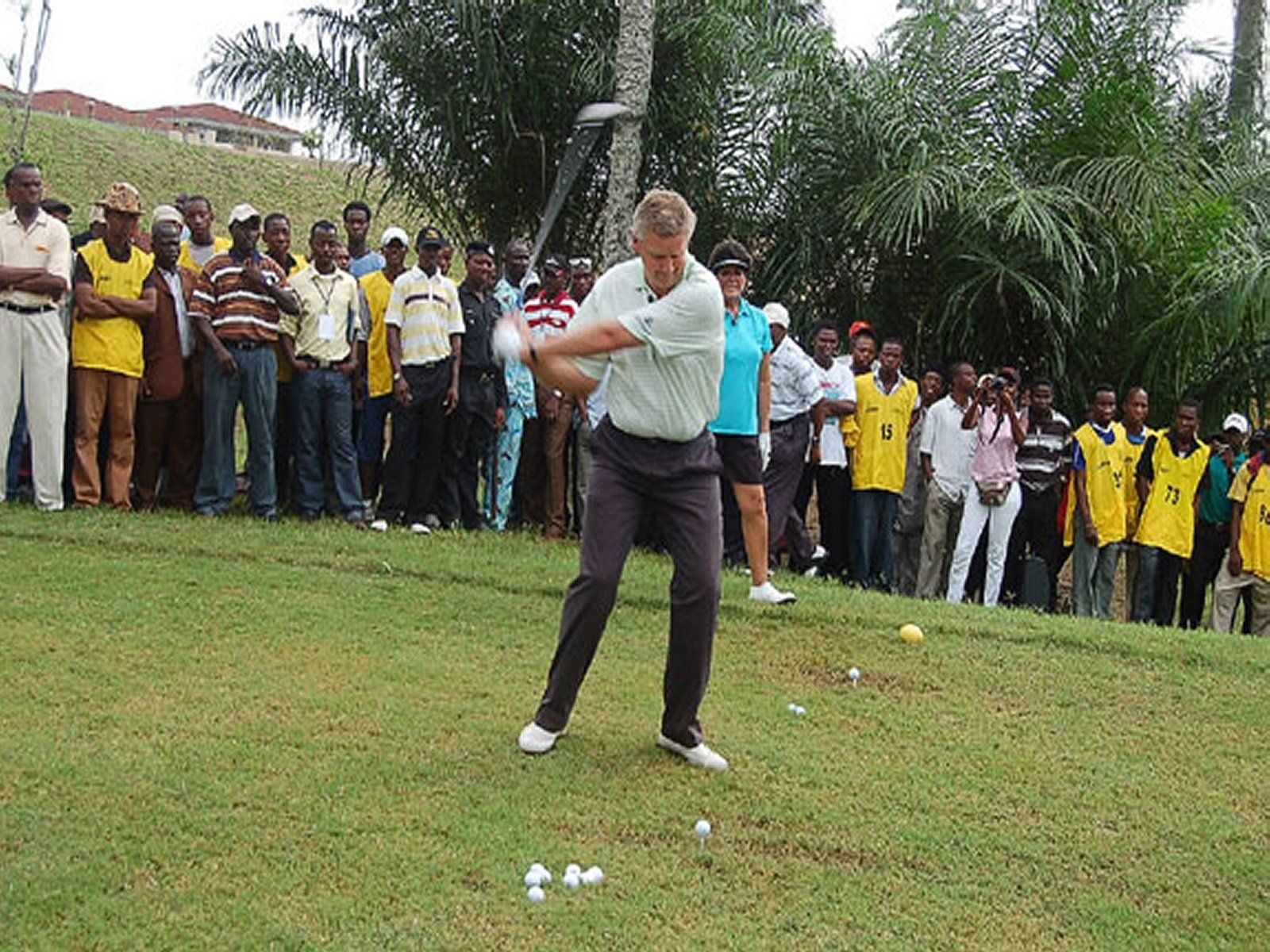colin montgomerie opening golf course