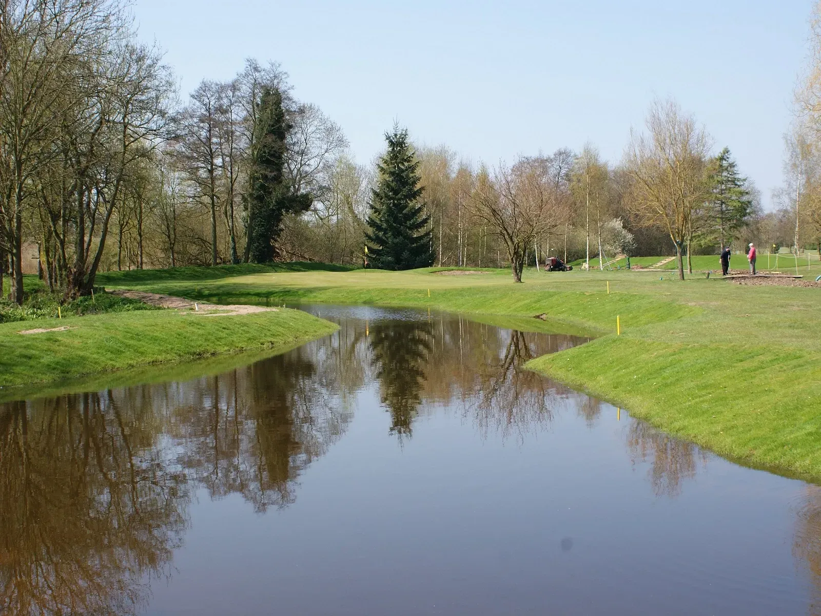 pond design at shirley golf club
