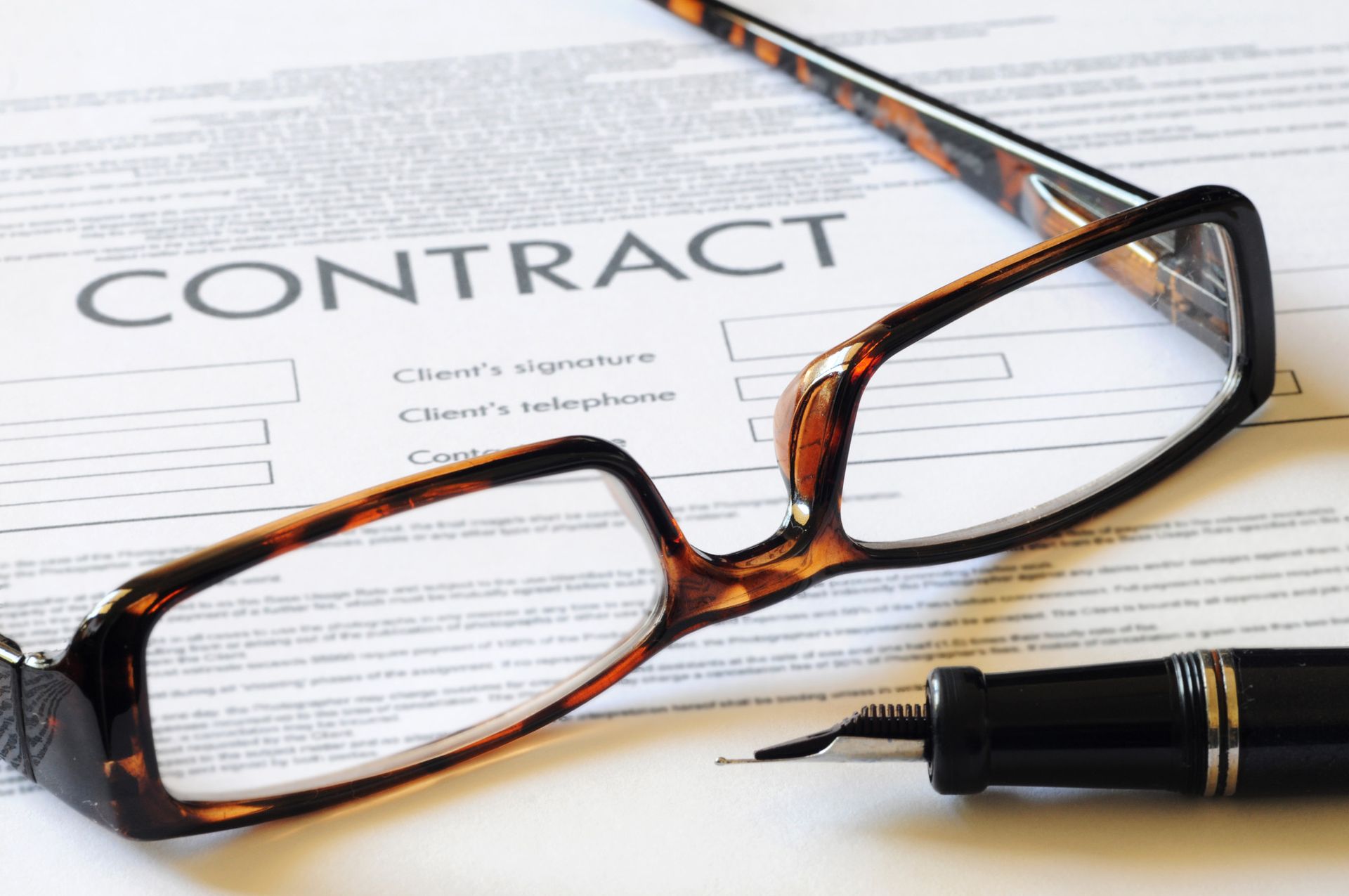 Resolving A Workplace Contract Dispute With Legal Help
