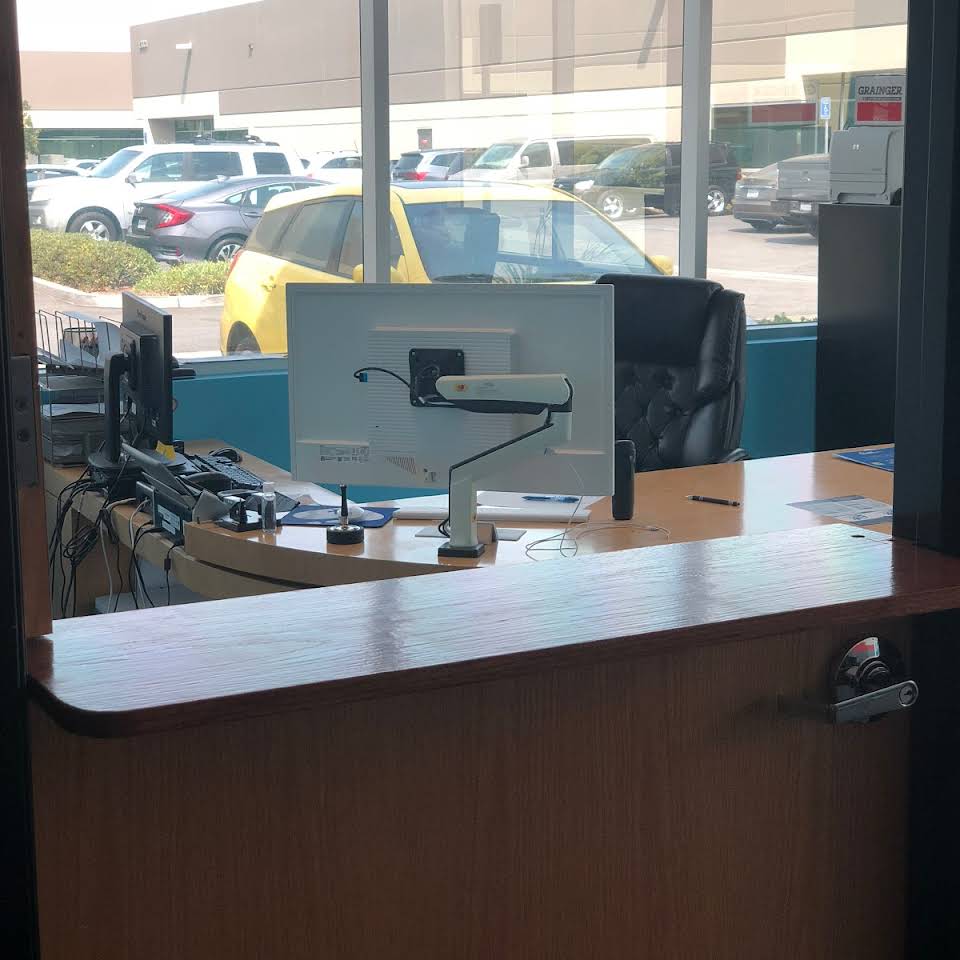 Office Desk — Santa Fe Springs, CA — JNJ Auto Repair