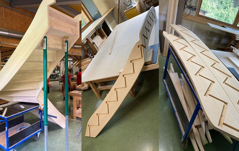 Trois images d'escaliers en bois à différents stades de construction dans un atelier.