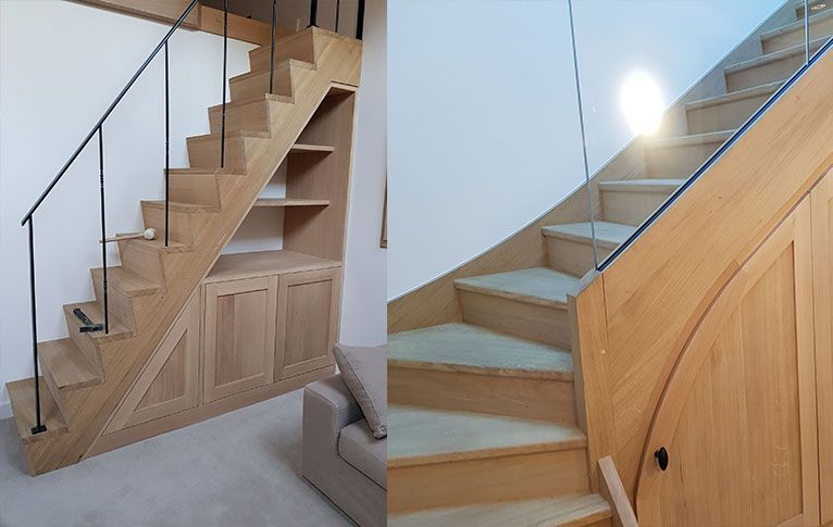 Deux escaliers en chêne avec rangements intégrés. L'un a une rampe noire, l'autre en verre.