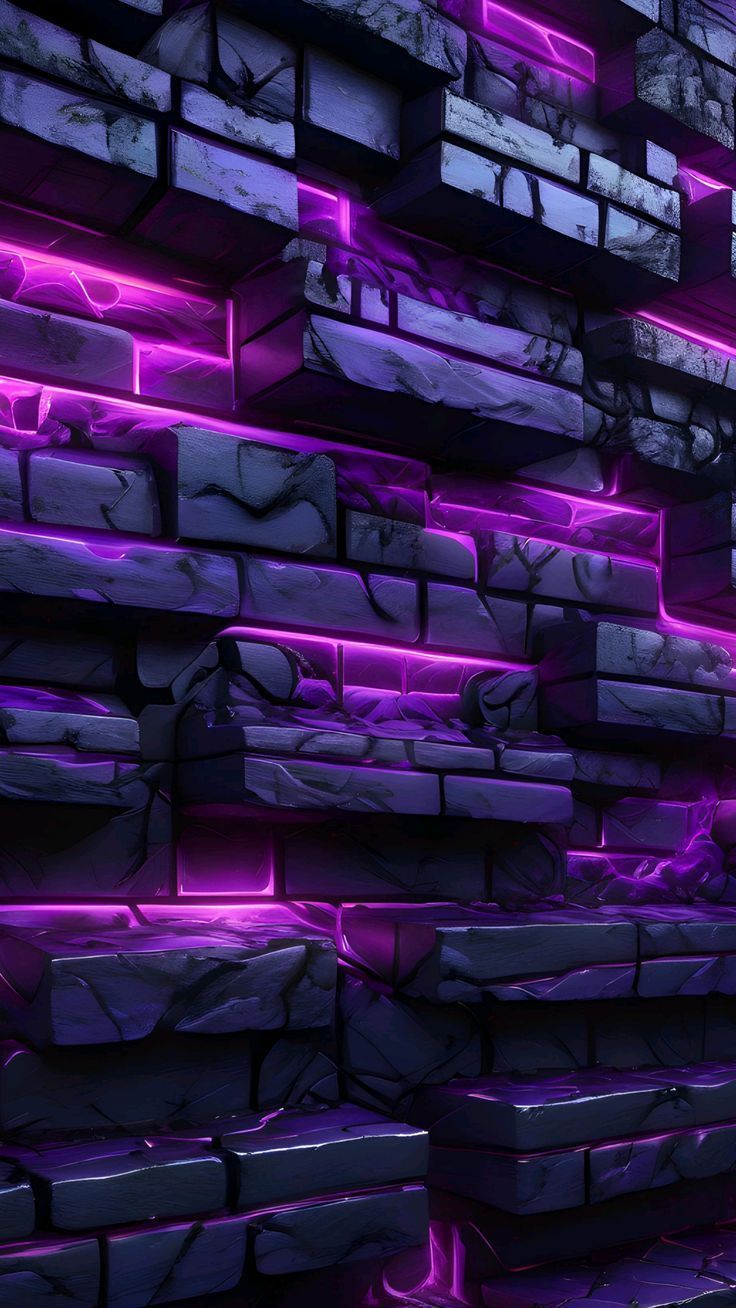 Paars oplichtende neonlichten verlichten een donkere bakstenen muur.
