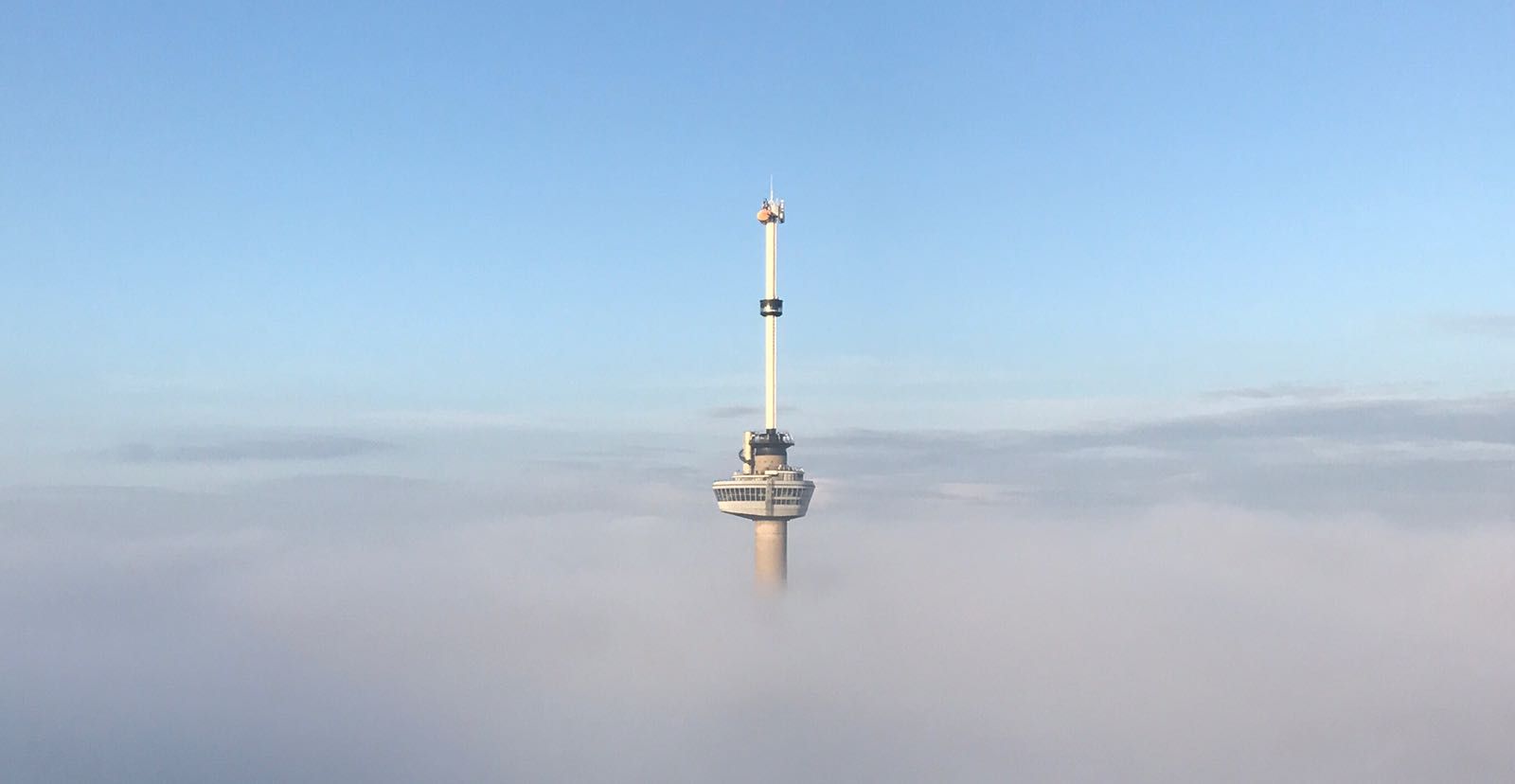 Rotterdams Euromast above the clouds