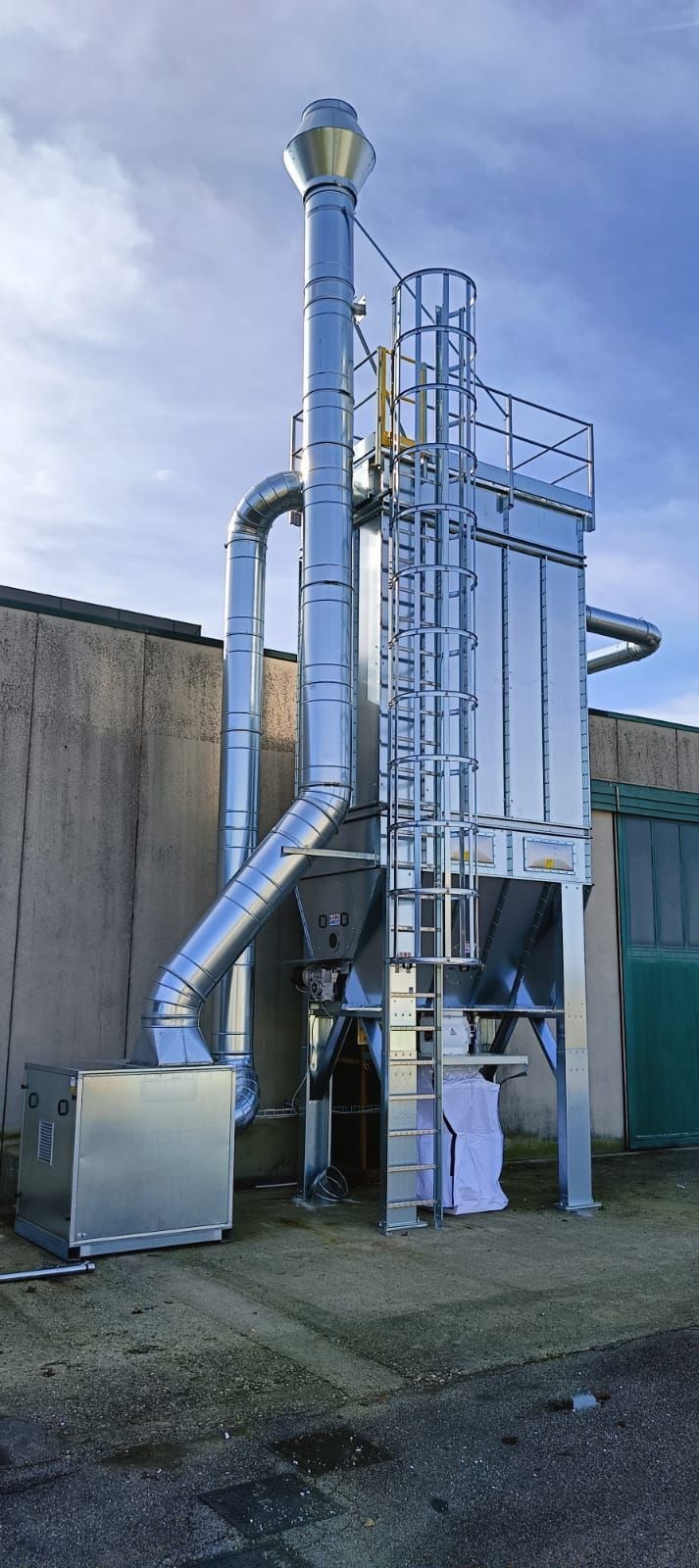 impianto per l'aspirazione di polveri industriali