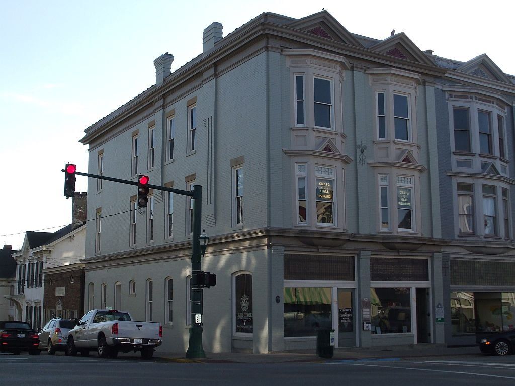 Auto Insurance - Craig and Hall Insurance Building in Georgetown, KY