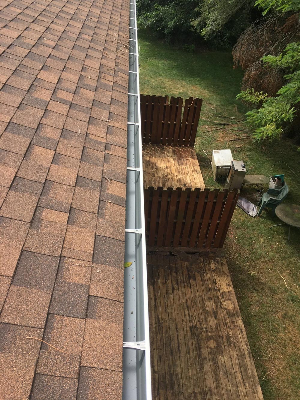 gutter cleaning service
