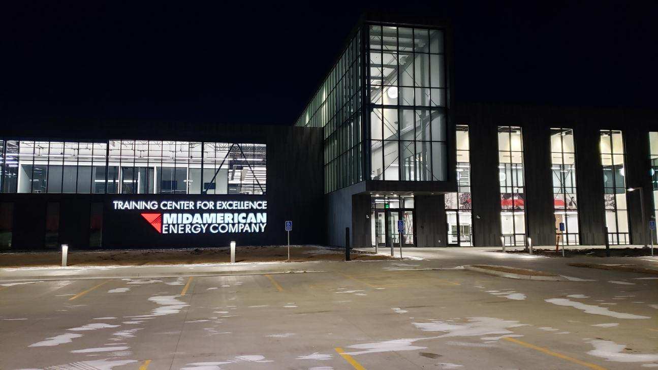 Commercial Exterior — Des Moines, IA — Rowe & Baker Painting LLC