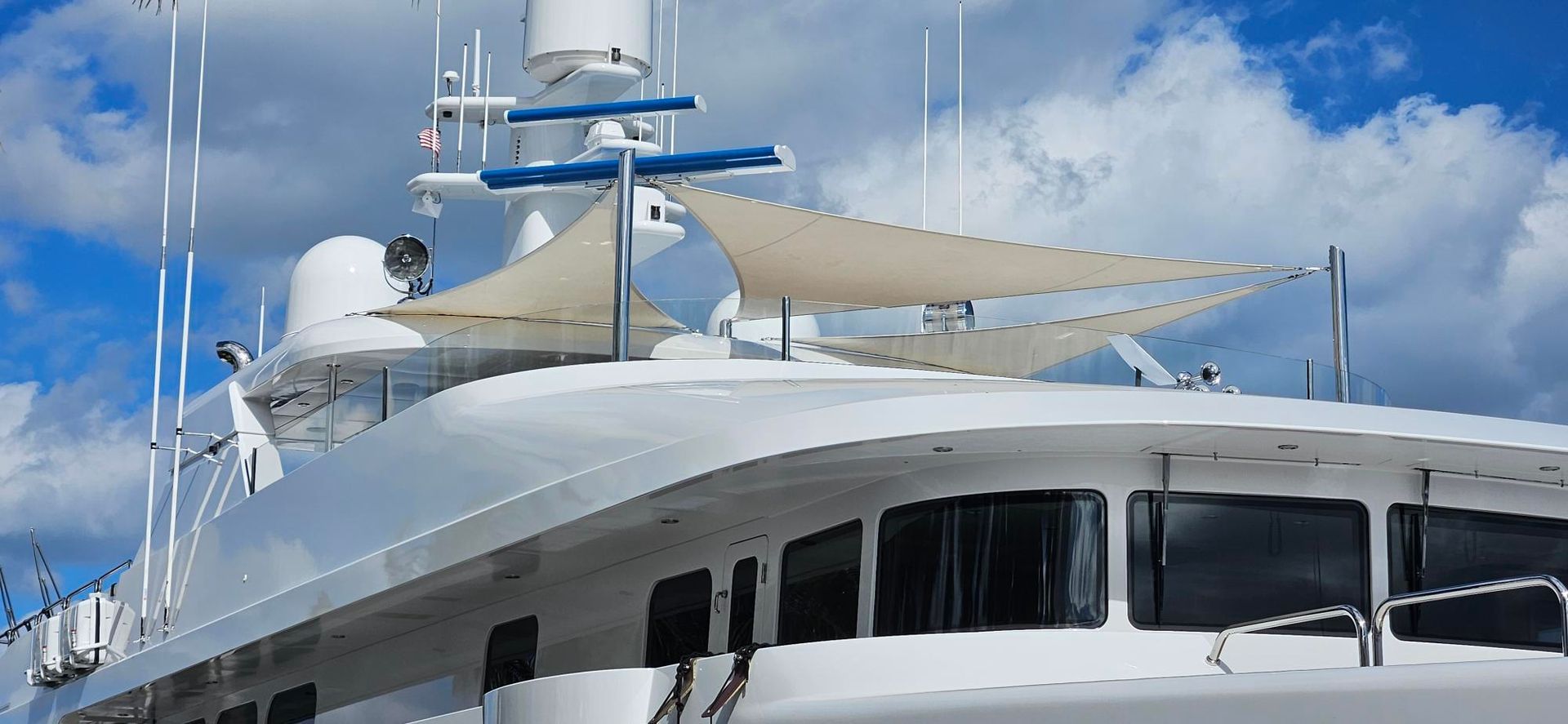 Curved Glass Yacht Windshield Replacement