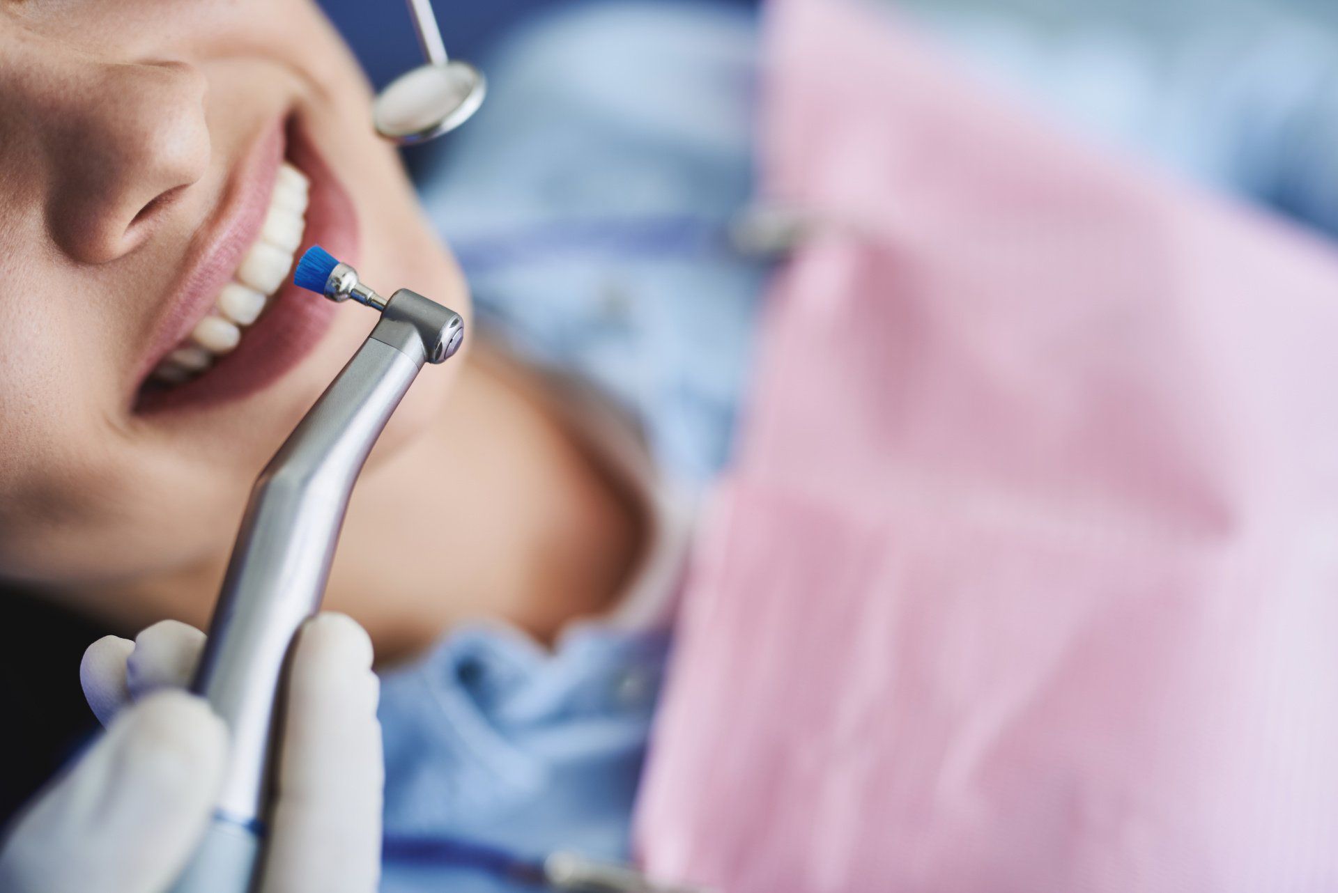 intervento denti livorno