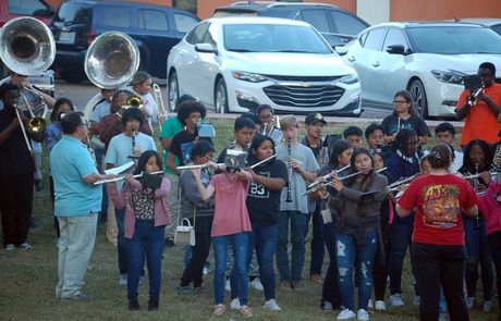 Home [leake_centralhs.campuscontact.com]