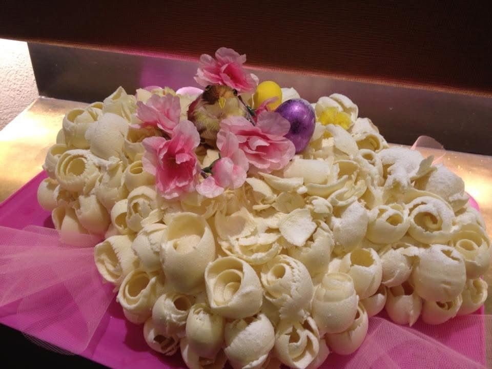 colomba di pasqua dolce al cioccolato bianco