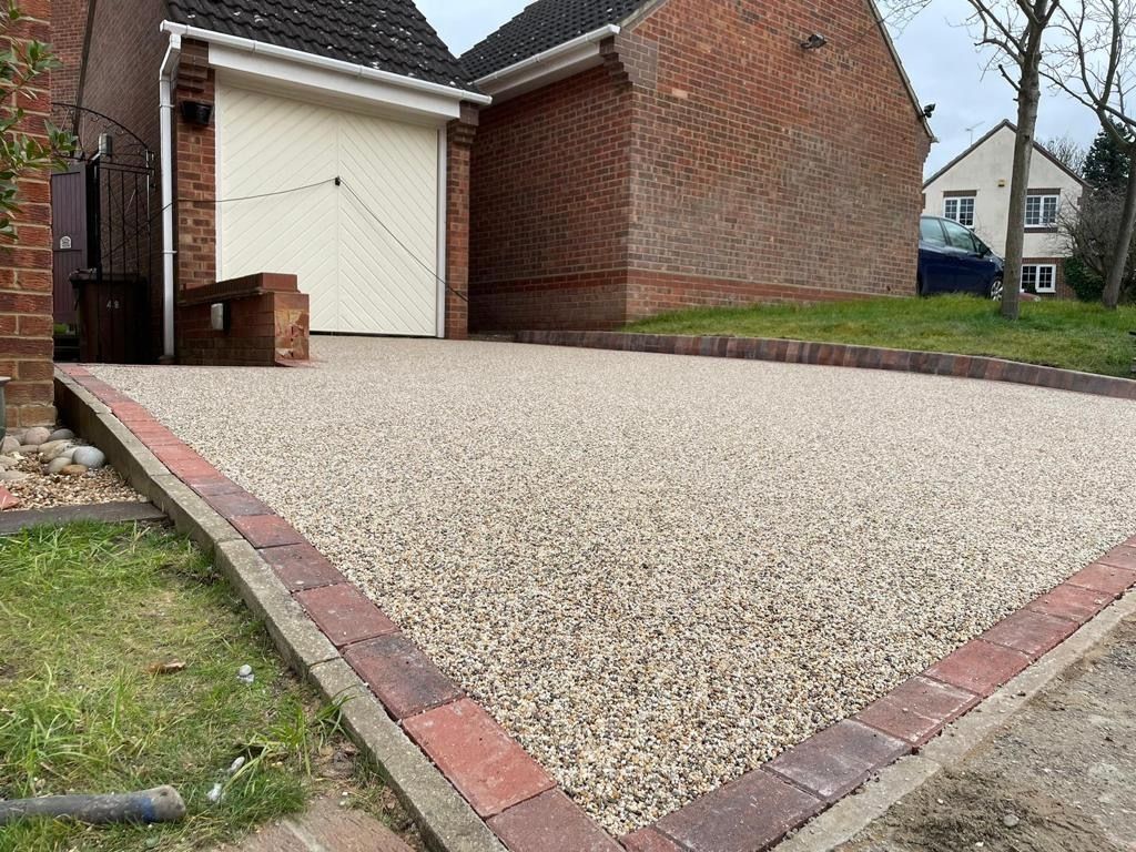 Resin driveways Cirencester Lay Pave
