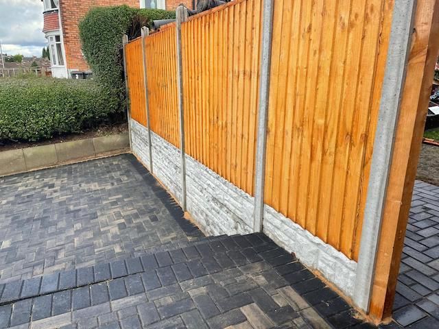 Fencing Contractors Cheltenham LayPave
