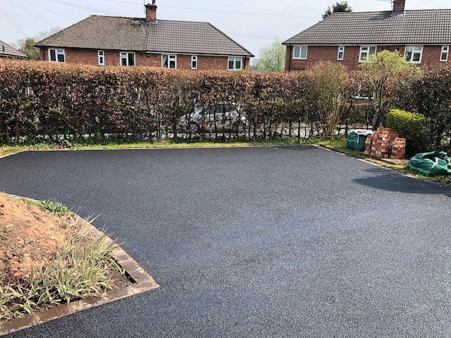 Tarmac Driveway Specialists Cheltenham LayPave