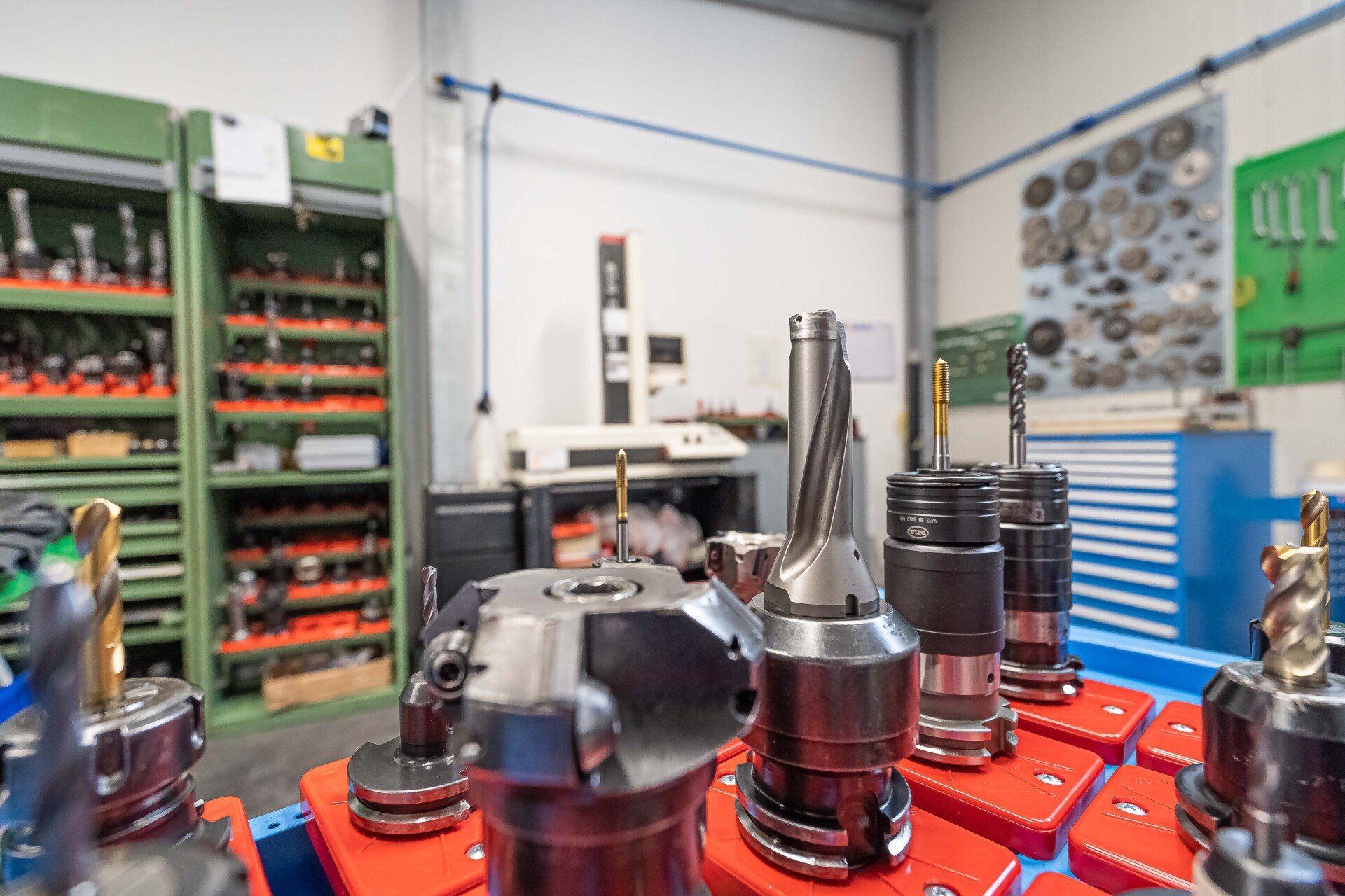 officina di carpenteria metallica pesante per lavorazioni del ferro