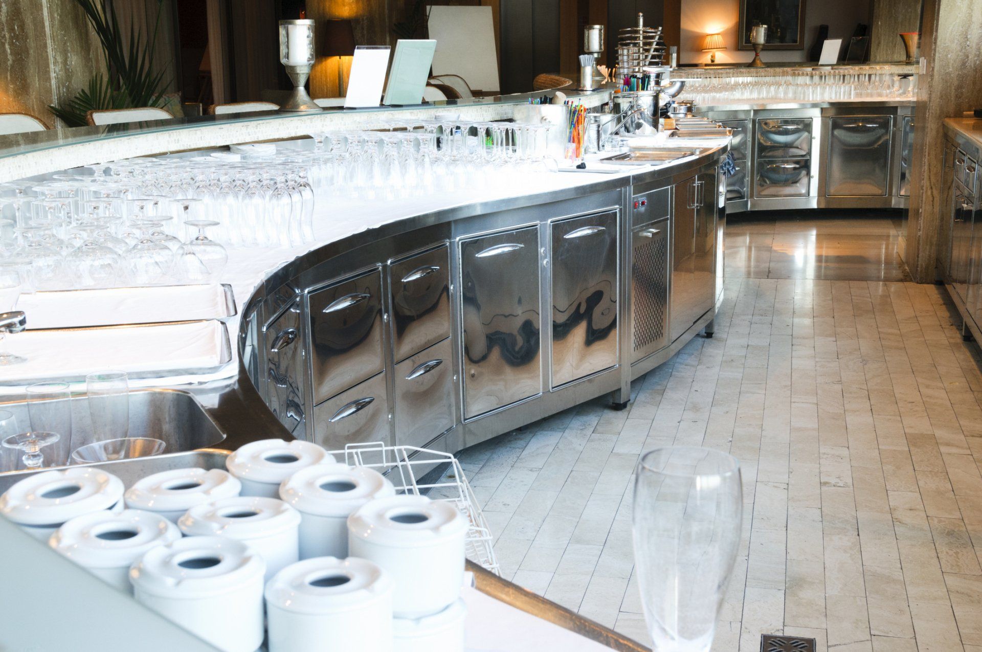 Arredamento Bar acciaio