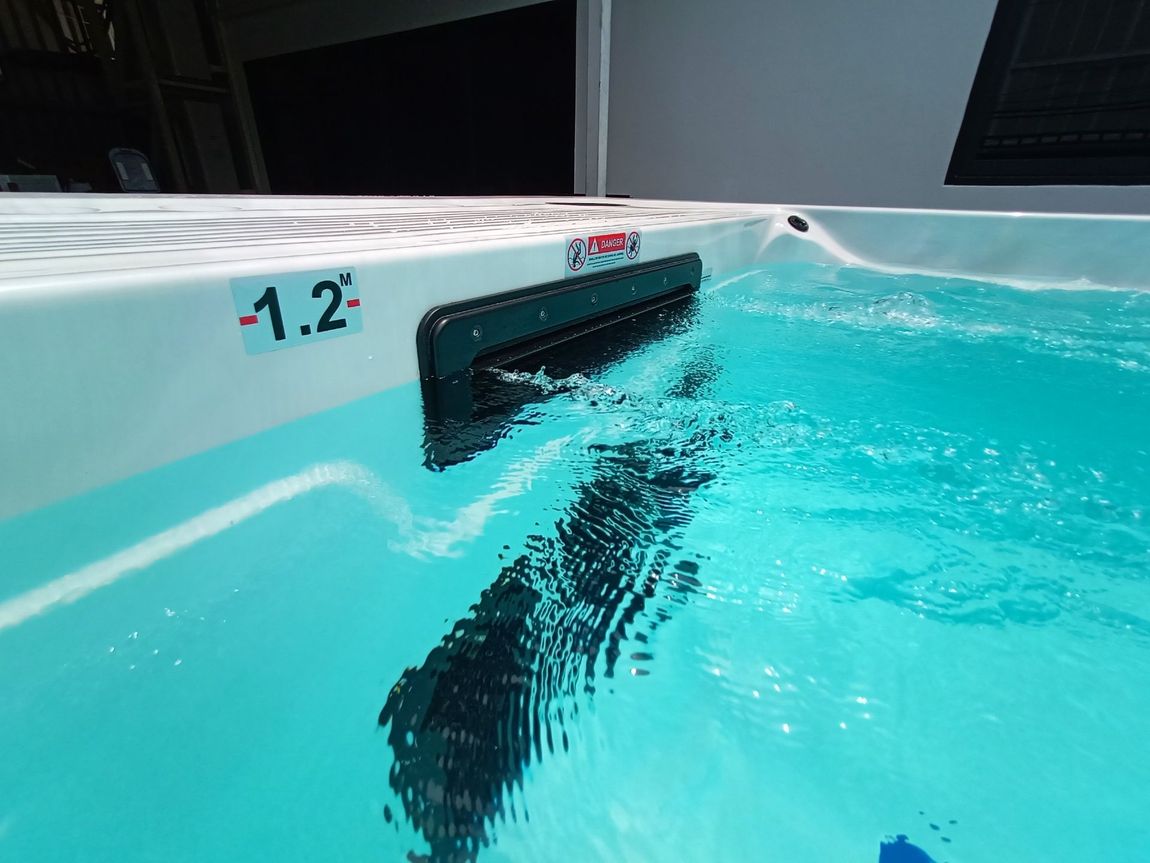 swim spa selling in thailand, best swim spa in thailand, swim arena swim spa series, สระว่ายน้ำทวนกระแส รุ่น swim arena ( สวิมอารีน่า )