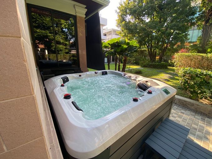 HOT TUB FREY II SERIES BY Q&G, OUTDOOR HOT TUB, HOT TUB FOR SALES IN BANGKOK THAILAND, อ่างน้ำร้อน outdoor, อ่างน้ำร้อนภายนอก อ่างน้ำ้ร้อนวัสดุอะคริลิค ไม่แตก ไม่รั่วซึม ทนทาน, อ่างน้ำร้อน Q&G