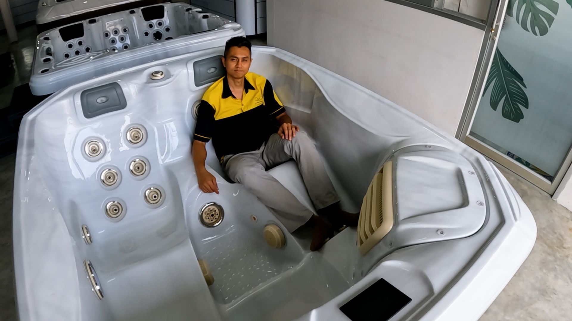 Acrylic Hot tub Size for 2 - 3 Persons l Hydromassage Outdoor Spa