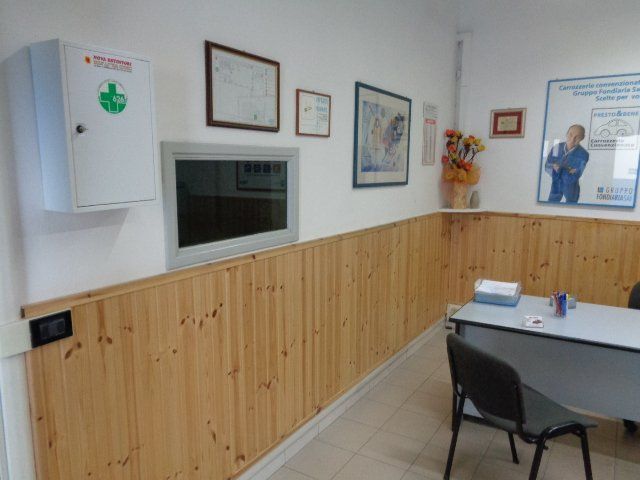 uffici amministrativi con kit di primo soccorso Carrozzeria Nuova Spram