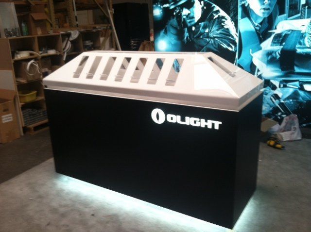 A black box with the word olight on it