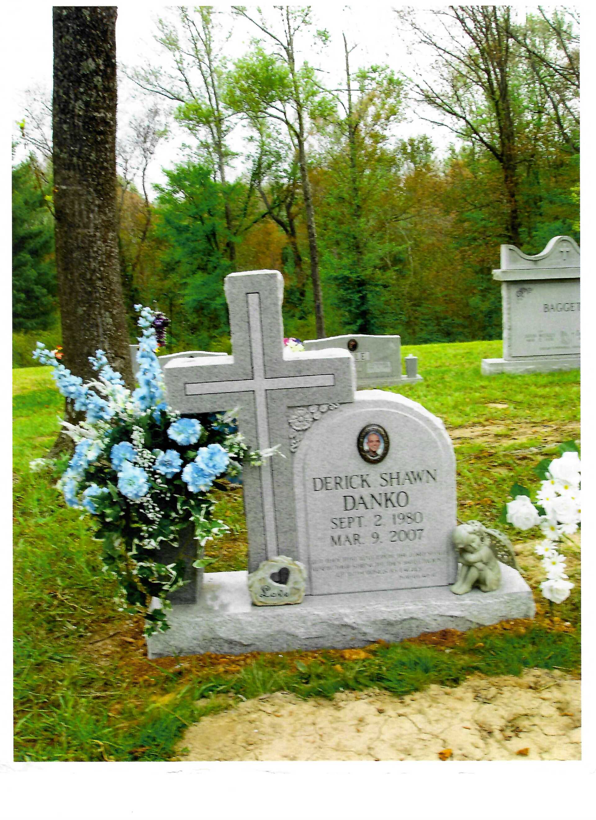 Derick Shawn Danko Grave — Clarksville, TN — Clarksville Memorial Company